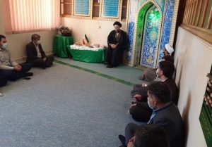 با مدیر کت شلواری و ماشین شاسی‌بلند نمی‌توان با مستضعف همدردی کرد