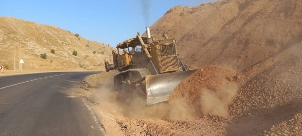 اجرای پروژه بهسازی محور روستایی “لَلَر” در اندیکا