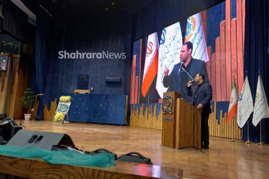 جامعه اجتماعی مشهدادعای وزیر آموزش و پرورش در مشهد: کمبود تعداد معلم در کشور به پایان رسید | دولت دوازدهم، عامل کمبود تعداد معلم