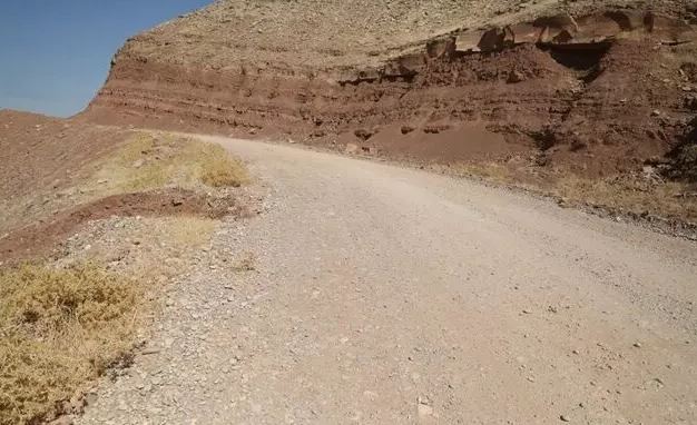 آغاز عملیات تعمیر و بهسازی جاده دسترسی شهر عنبر باهمت شرکت بهره برداری نفت وگاز مسجدسلیمان