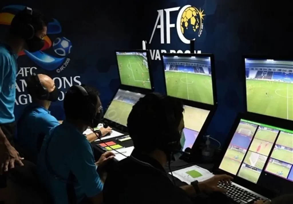 در انتظار تقابل پر تنش پرسپولیس و استقلال بدون VAR