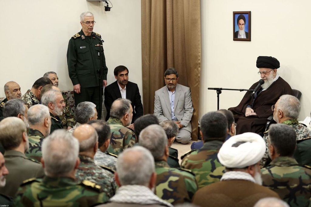 در دیدار با فرماندهان عالی نیروهای مسلح مطرح شد قدردانی فرمانده کل قوا از عملکرد همراه با تدبیر نیروهای مسلح در حوادث اخیر