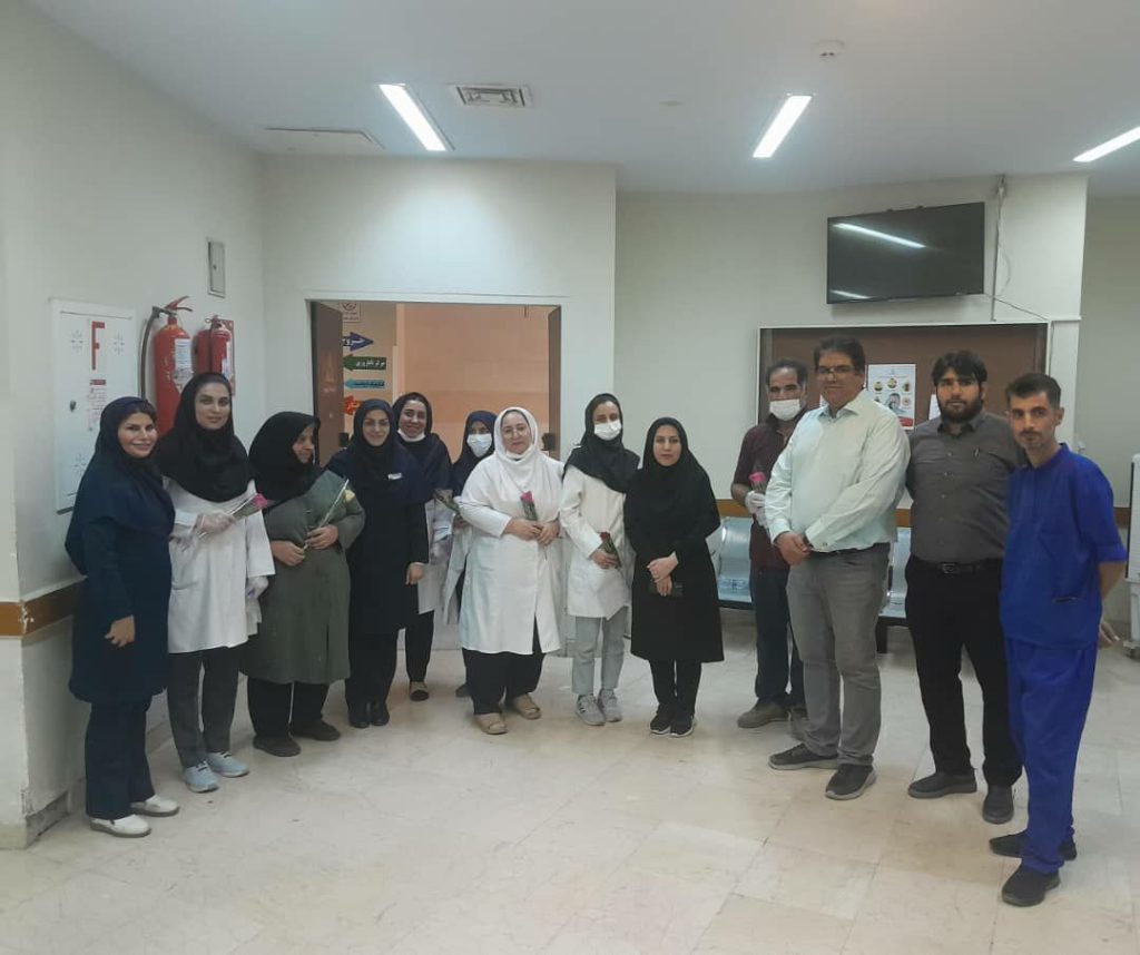 به مناسبت هفته دولت وسالروز شهادت شهیدان رجایی وباهنر وروزپزشک ازپرسنل بیمارستان ۲۲بهمن تجلیل به عمل آمد