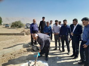 با حضور فرماندار مسجدسلیمان  عملیات اجرایی چندین پروژه عمرانی و زیرساختی در ۴ روستای فاقد دهیاری بخش گلگیر شهرستان مسجدسلیمان آغاز شد