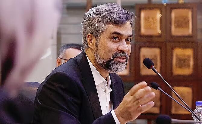 افزایش خشونت علیه کادر درمان؛ کمبود تخت و تعداد بالای همراه بیمار دو عامل مهم شروع دعوا