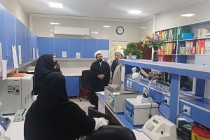 باحضور رئیس اداره تبلیغات اسلامی اندیکا؛  آیین تجلیل از پرستاران در روز پرستار برگزار شد
