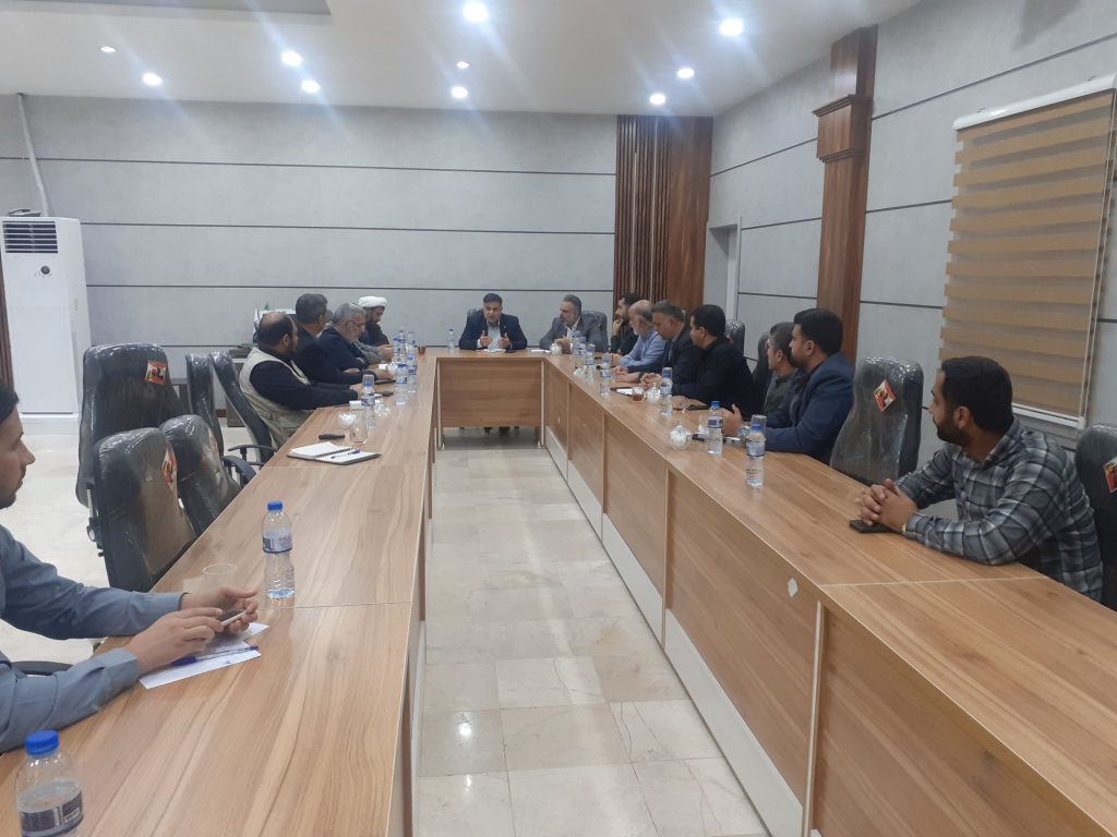 پرسش وپاسخ جمعی ازخبرنگاران با مدیران ادرات صنعت ومعدن ،اصناف ،برق وگاز باحضور فرماندار مسجدسلیمان