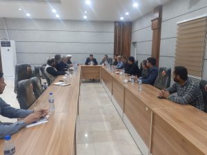 پرسش وپاسخ جمعی ازخبرنگاران با مدیران ادرات صنعت ومعدن ،اصناف ،برق وگاز باحضور فرماندار مسجدسلیمان
