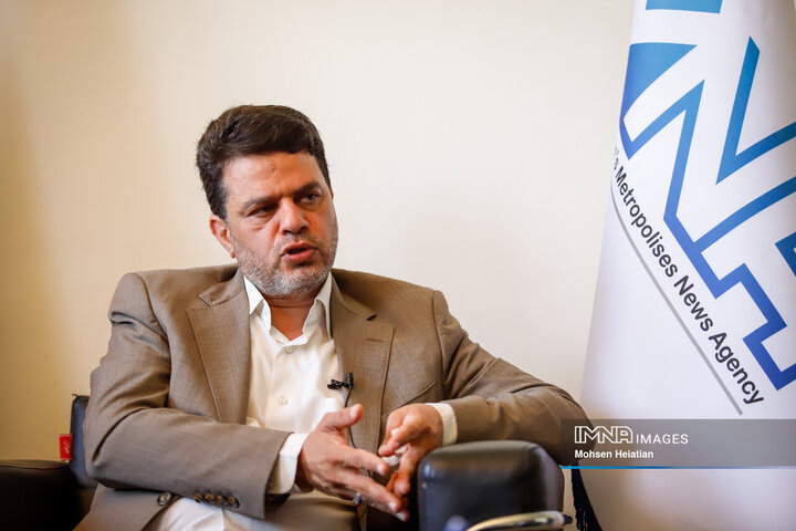 نماینده مجلس: احیای زایندهرود با مدیریت پروژههای کوهرنگ و ماندگان بهطور جدی پیگیری میشود