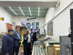 بازدید فرماندار و مدیر صندوق کارآفرینی امید از یک واحد تولیدی در مسجدسلیمان